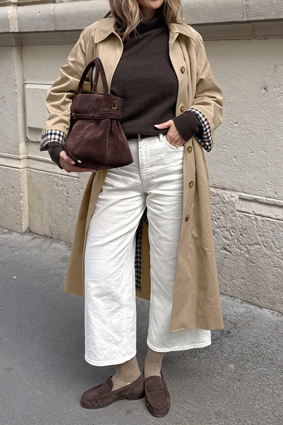 Ingrid Check-Collar Trench Coat in beige – styled look