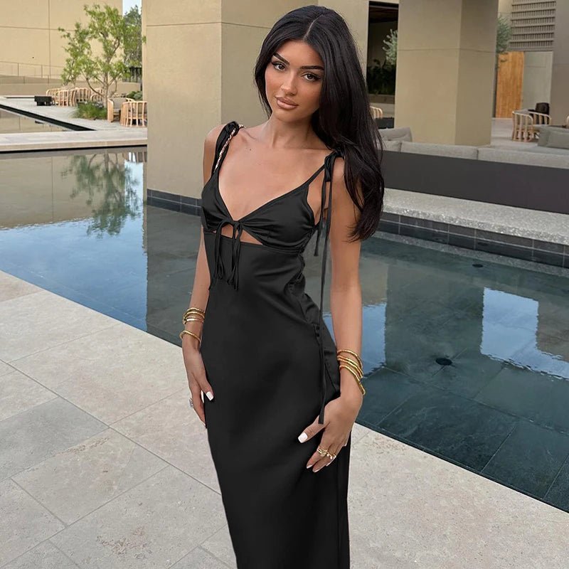 Aaliyah Maxikleid mit V-Ausschnitt, Schnürung und Spaghettiträgern