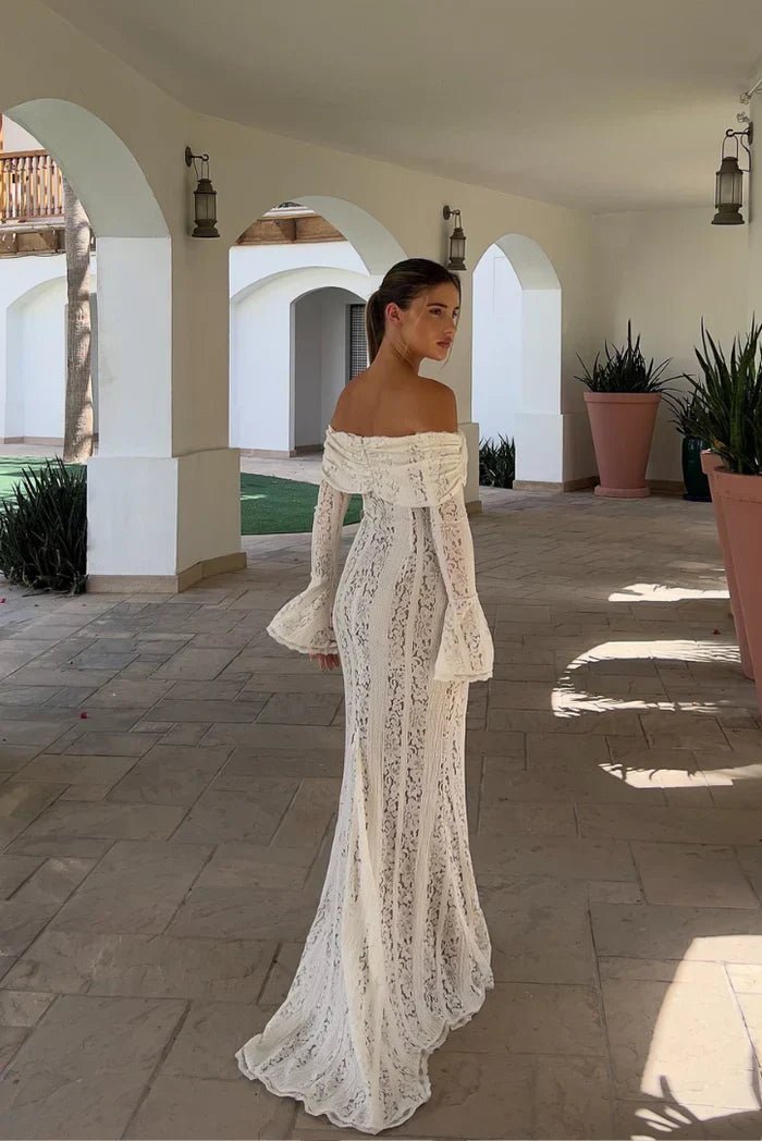 Abby schulterfreies Spitzen-Maxikleid