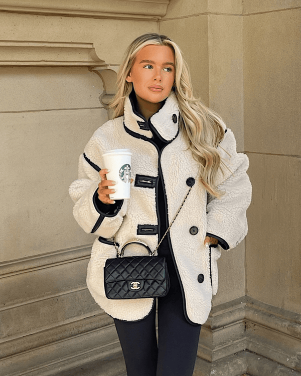 Adela Lammfellimitat-Jacke mit Trichterkragen