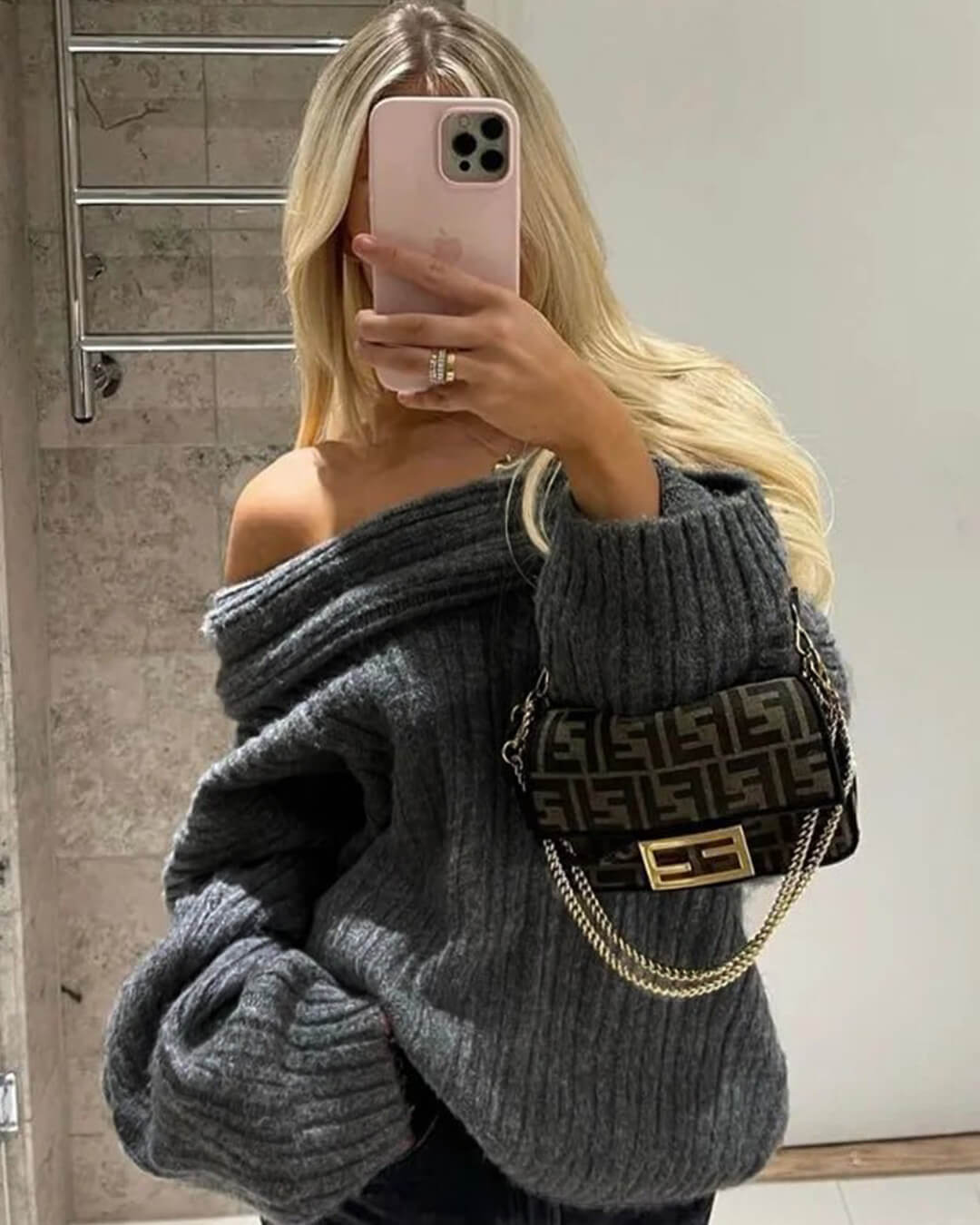 Aelwen Strickpullover mit schulterfreiem Ausschnitt
