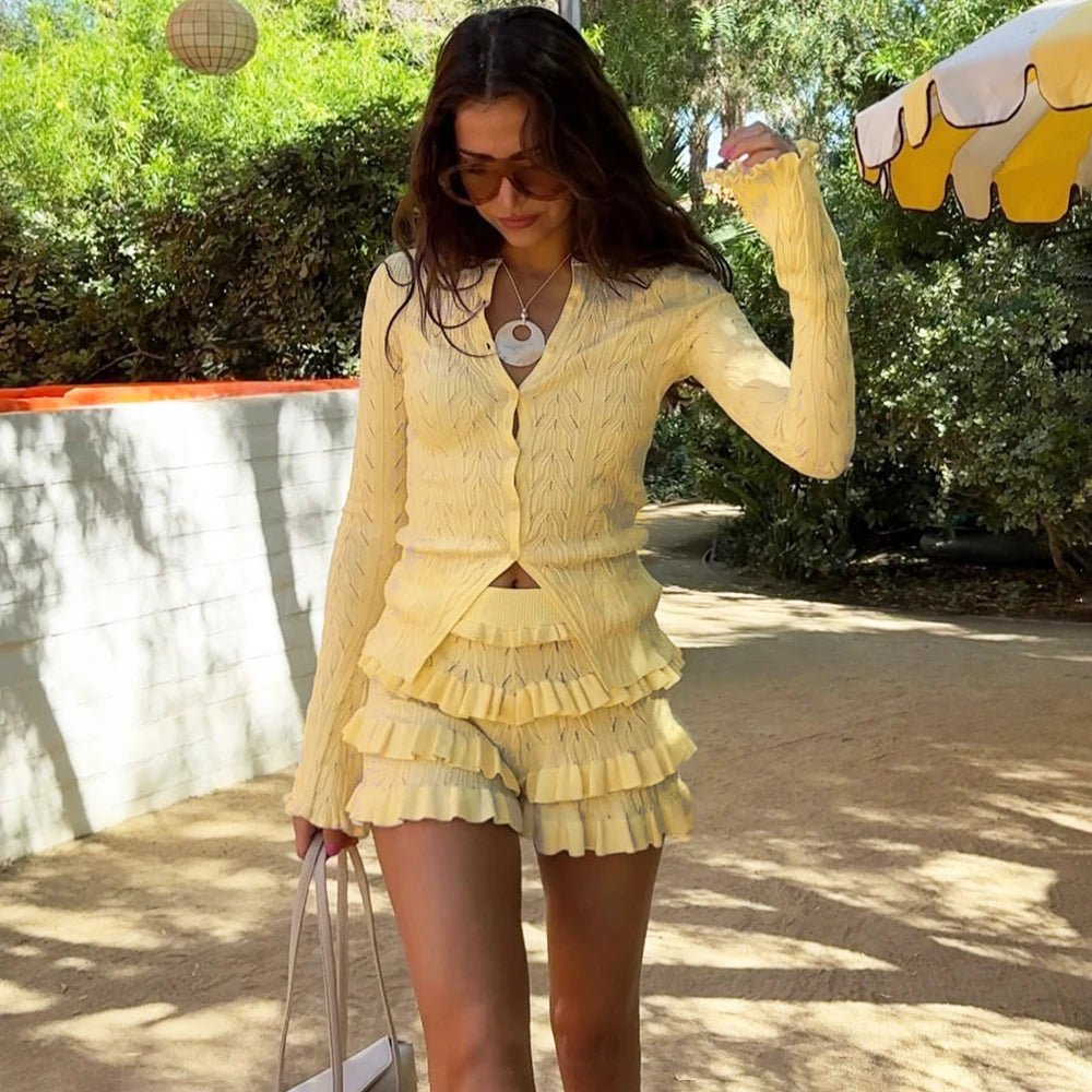 Aira Strick-Set aus Oberteil und Shorts mit Stufen
