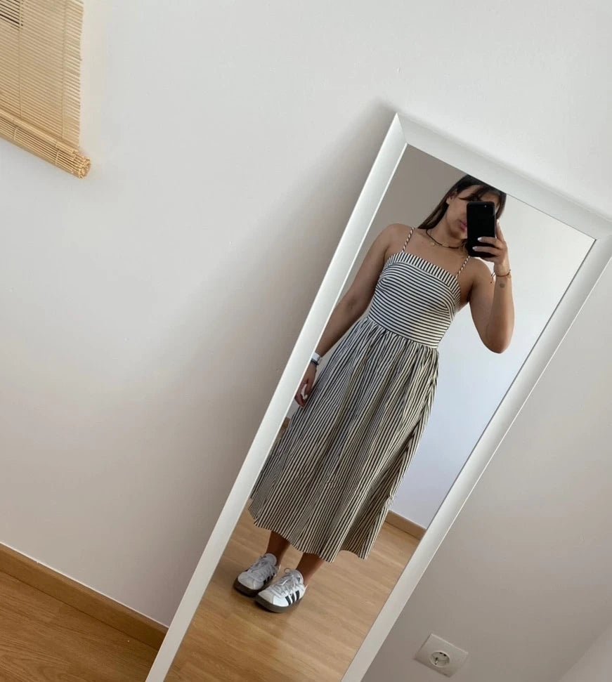 Airlin gestreiftes, gerafftes Camisole-Maxikleid
