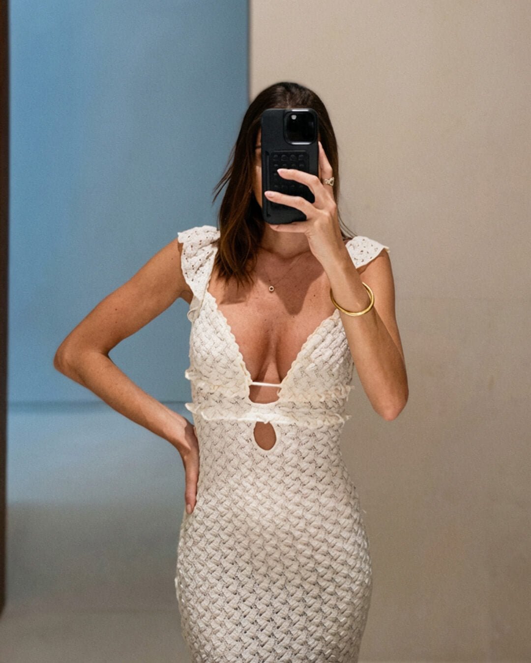 Aisin Spitzen-Maxikleid mit tiefem Ausschnitt
