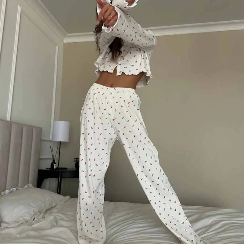 Aiza Florales Pyjama-Set mit langen Ärmeln