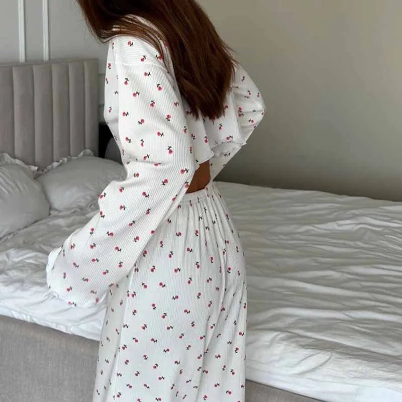 Aiza Florales Pyjama-Set mit langen Ärmeln
