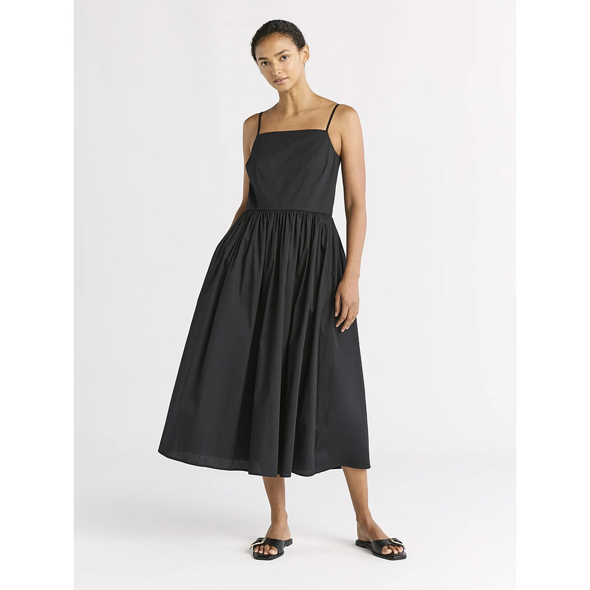 Alecto Midikleid mit Plissee und Spaghettiträgern