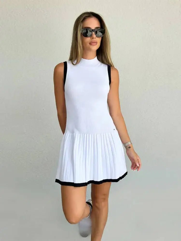 Alice Strickkleid mit Kontrastdetails und tief angesetzter Taille