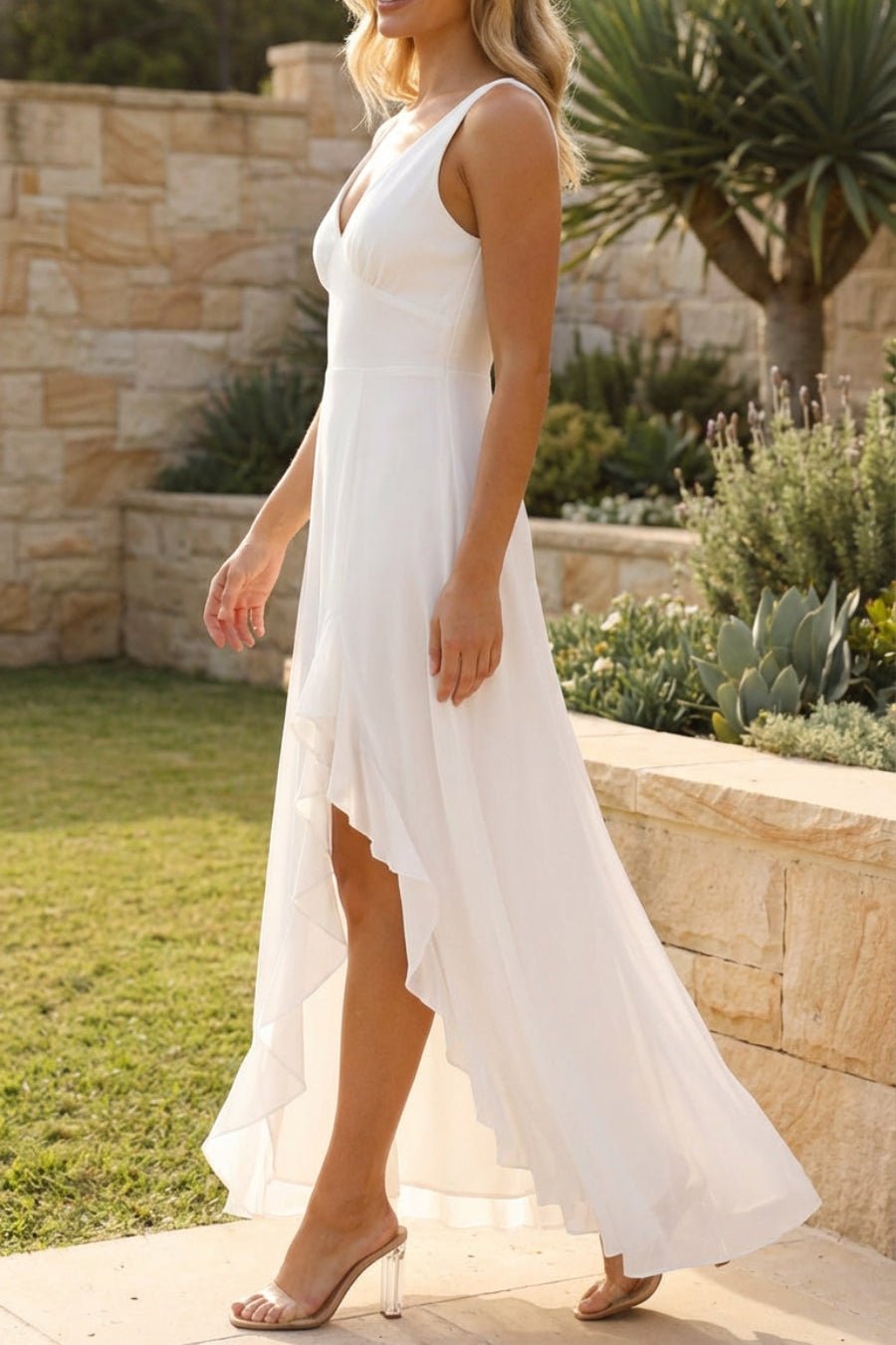 Amiah ärmelloses Maxikleid mit Rüschen und Schlitz
