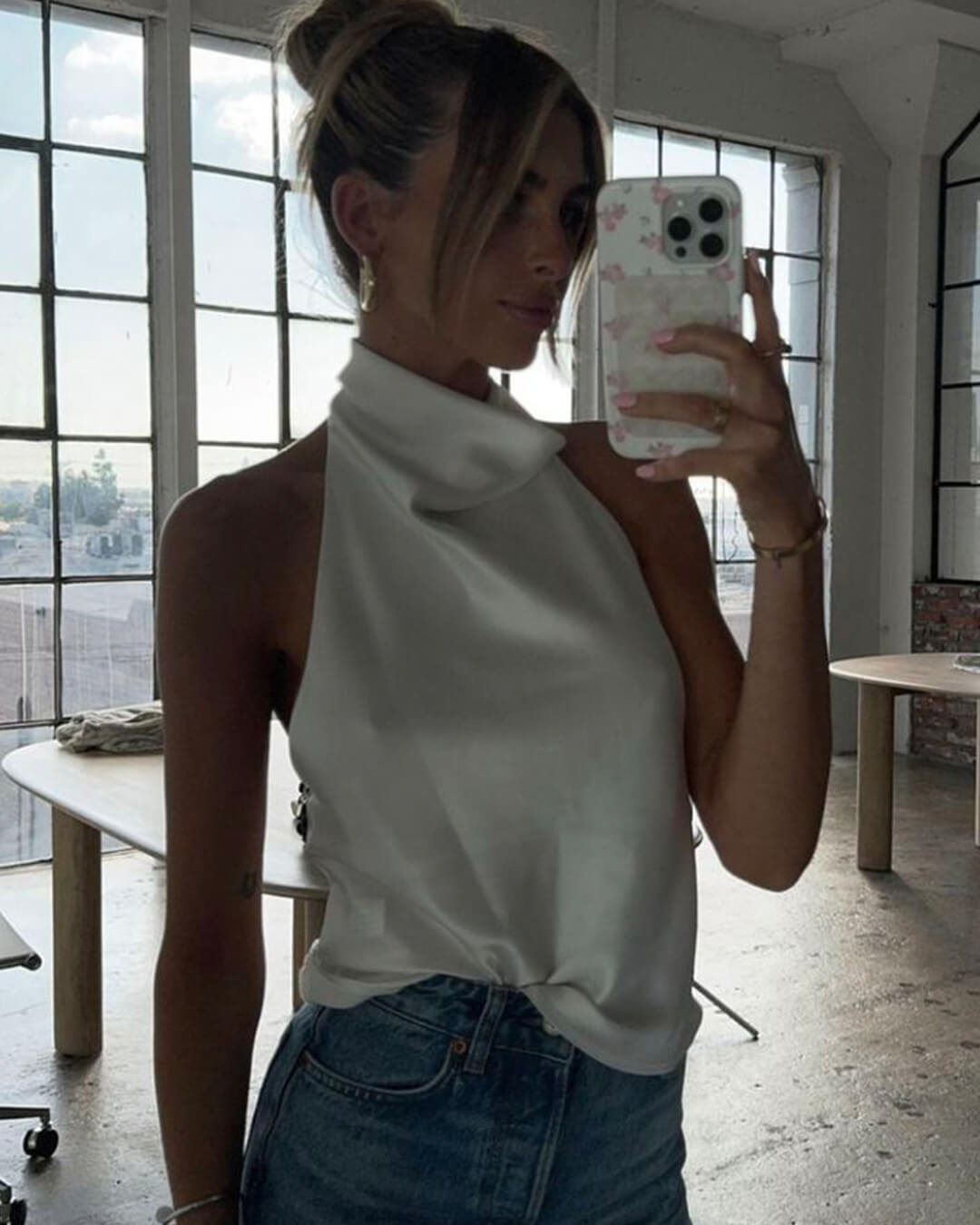 Anastasia Satin-Top mit Neckholder und rückenfreiem Design