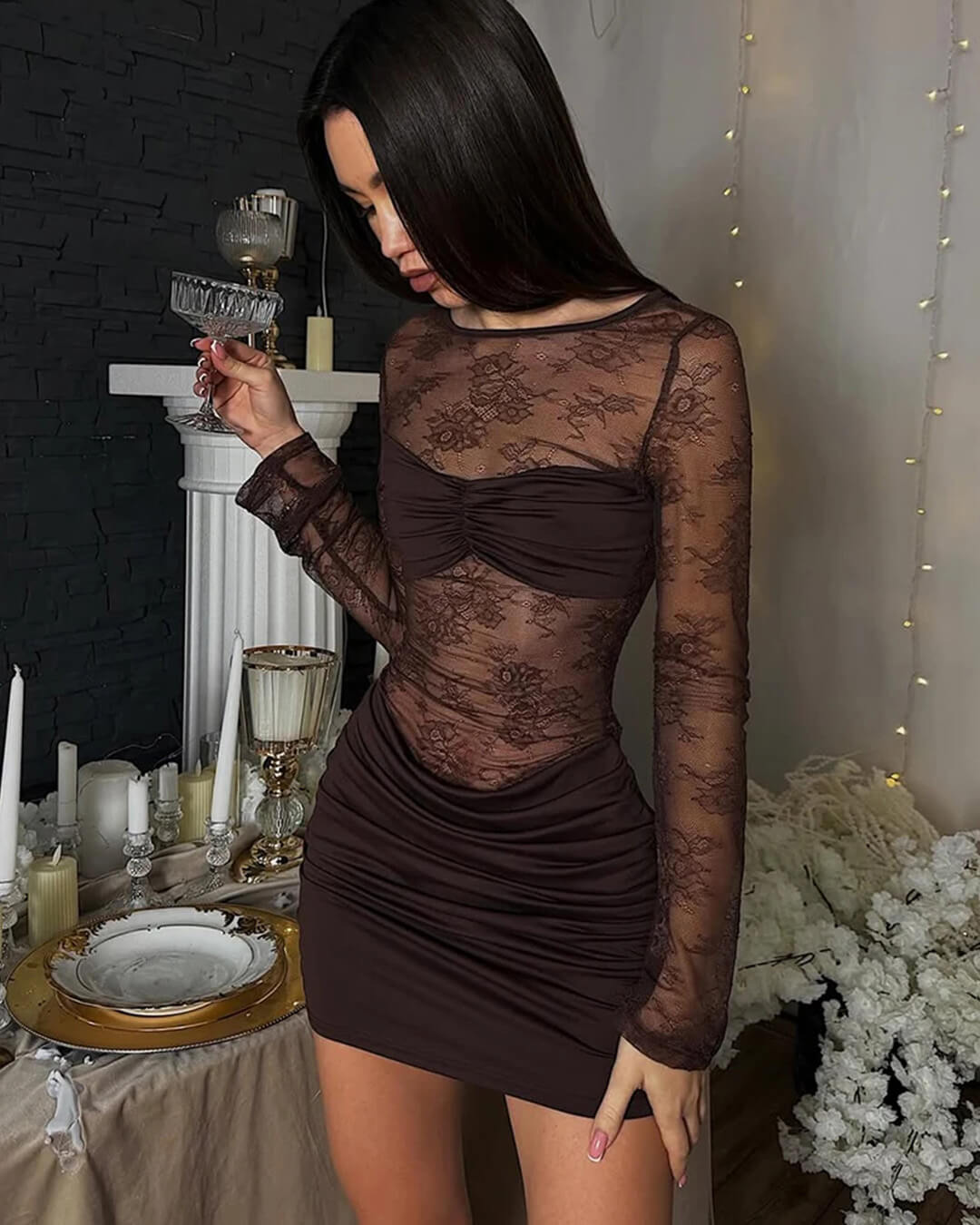 Angela rückenfreies Spitzen-Minidress