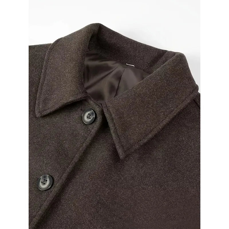 Angelina Kurze Jacke mit Knöpfen