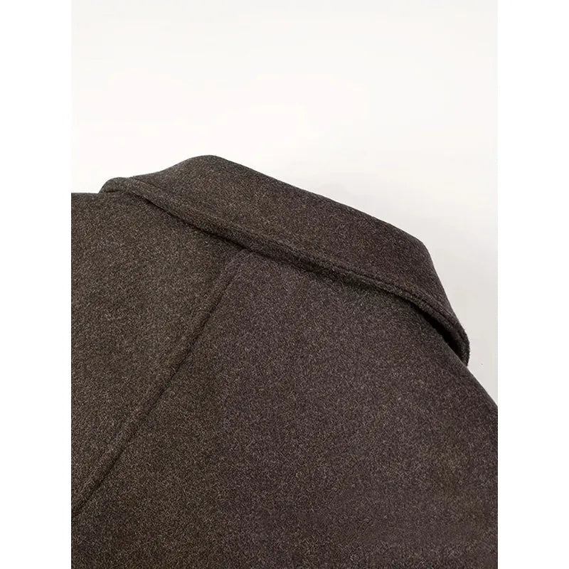 Angelina Kurze Jacke mit Knöpfen
