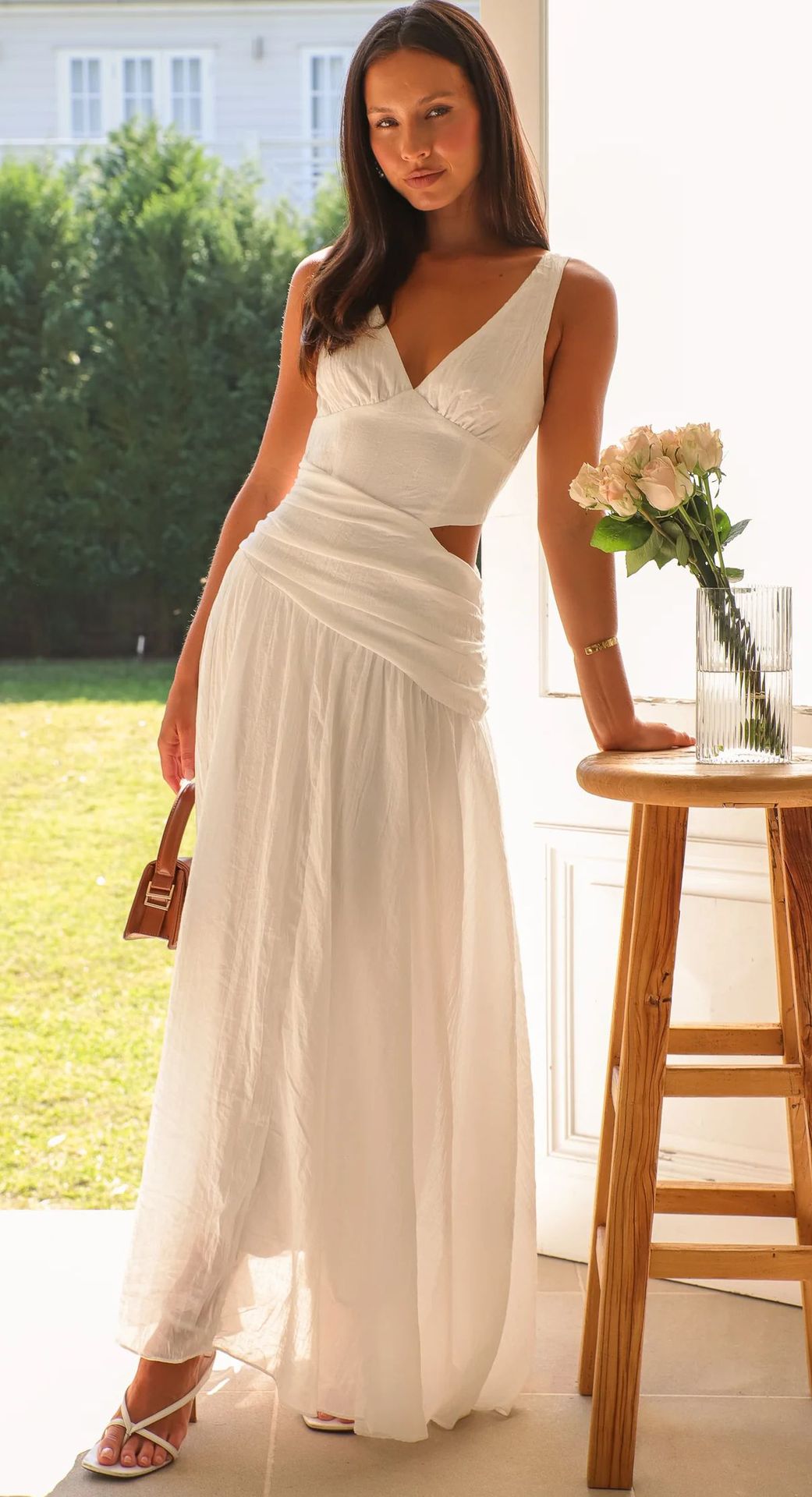 Anne Midi-Kleid mit ausgestelltem Schnitt und Cut-outs