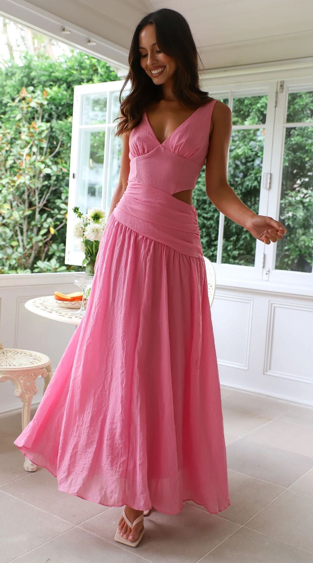 Anne Midi-Kleid mit ausgestelltem Schnitt und Cut-outs