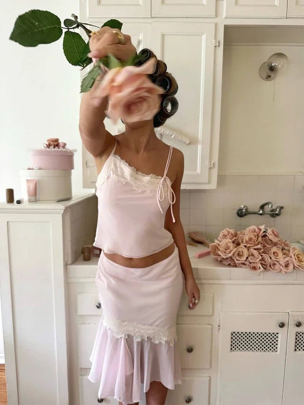 Anne Set aus Camisole und Rock mit Spitzeneinsätzen