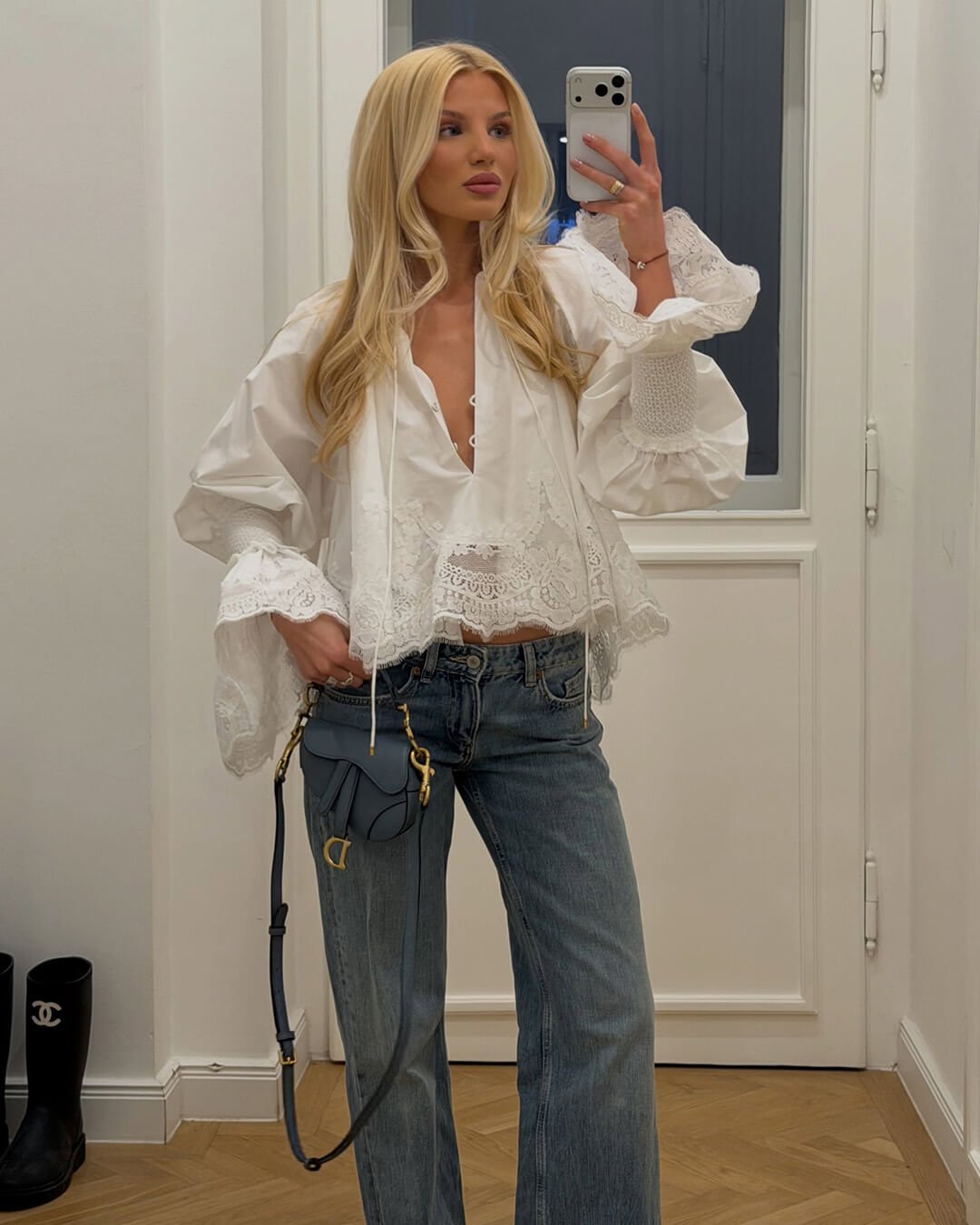 Annie Bluse mit Stickerei und Spitzenbesatz