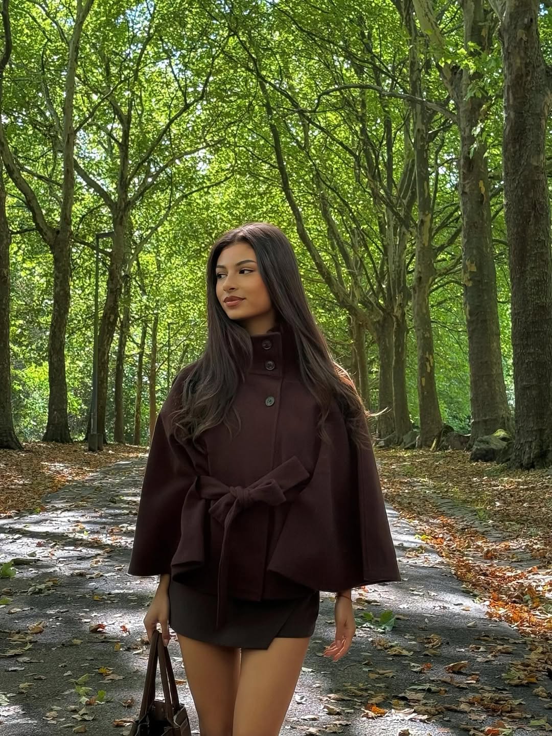 Elegante Cape-Jacke Arianne mit hohem Kragen und Gürtel