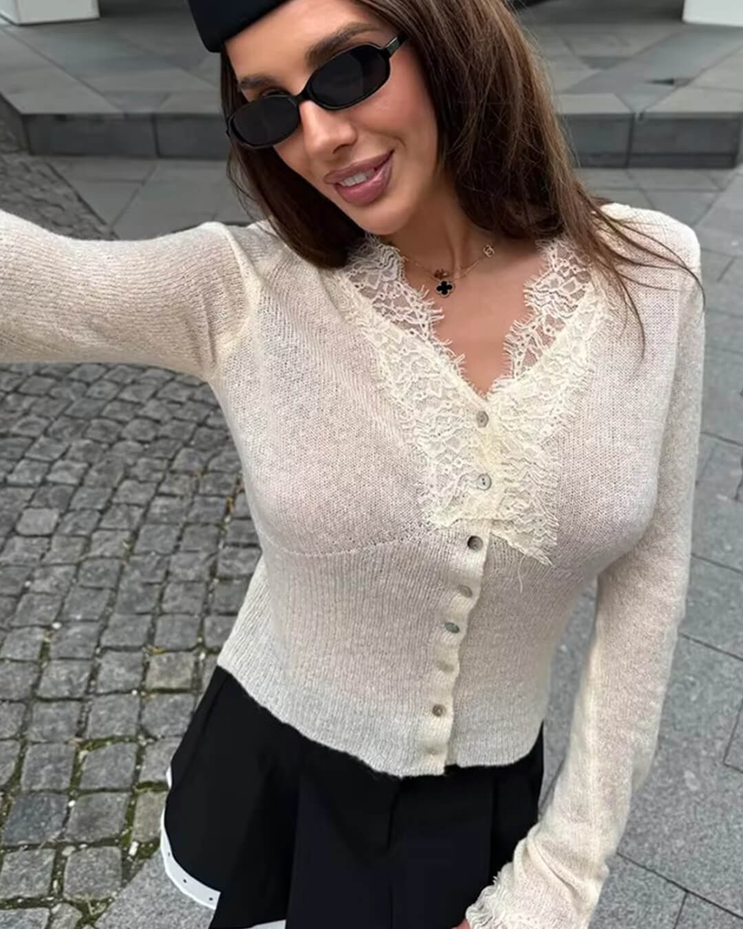 Aurelie Gestrickte Spitzen-Strickjacke