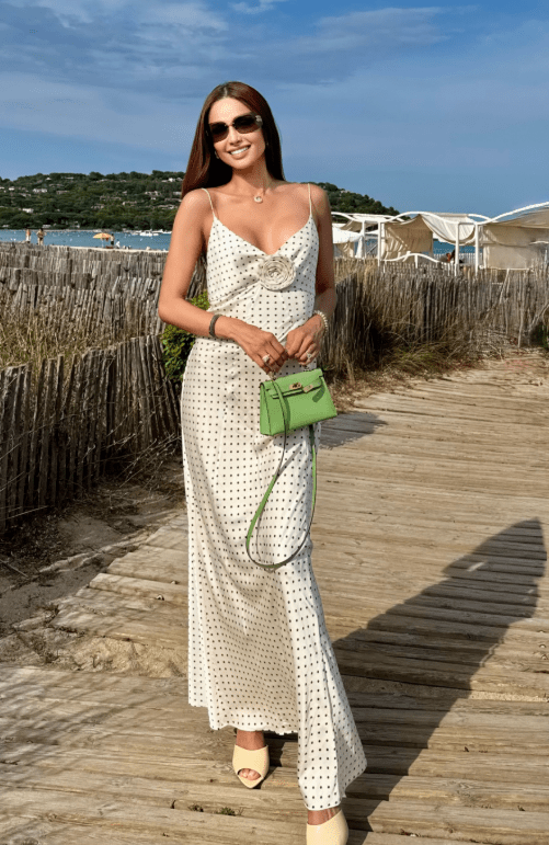 Ava Maxikleid mit Punkten und Blumenapplikation