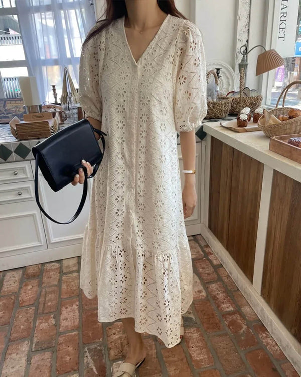 Ava Besticktes Maxikleid mit V-Ausschnitt