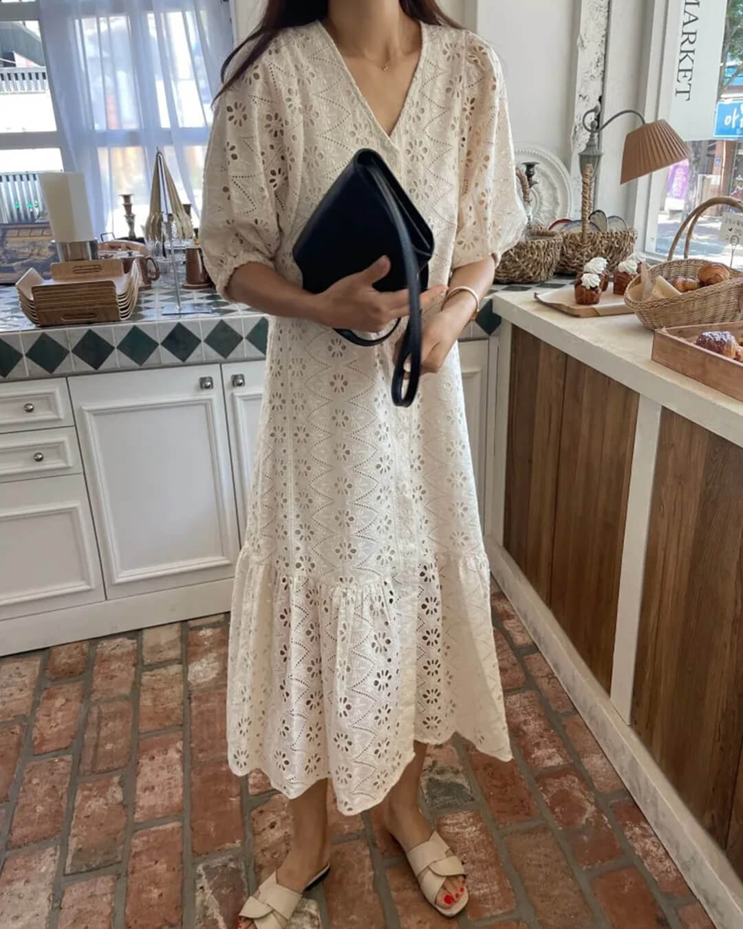 Ava Besticktes Maxikleid mit V-Ausschnitt