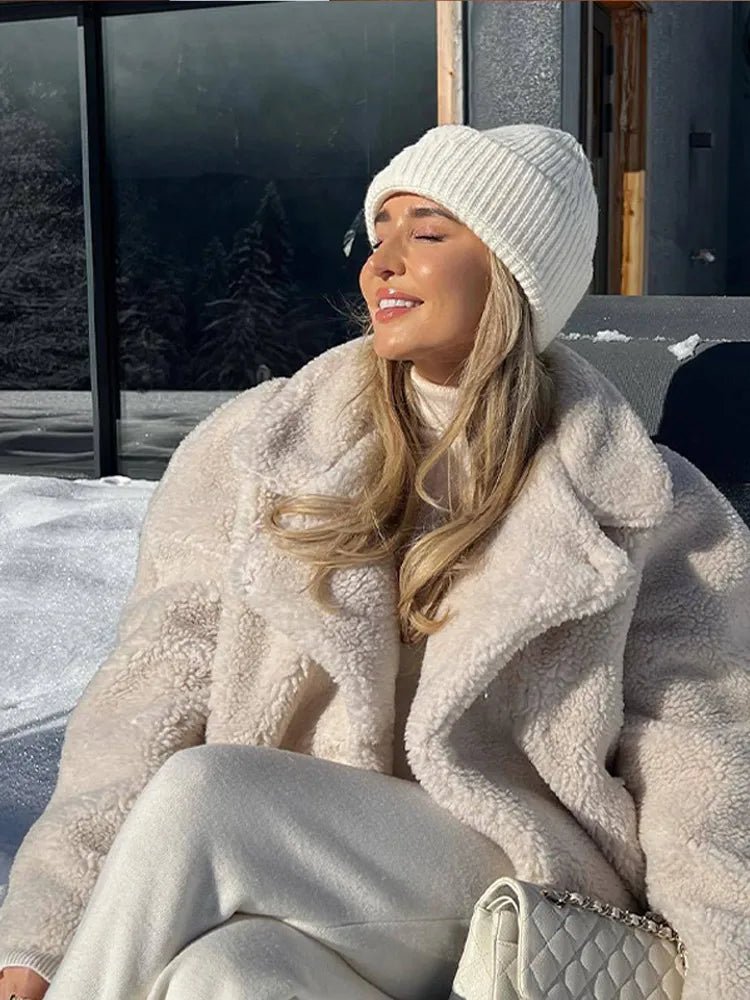Avianna Flauschiger Wintermantel