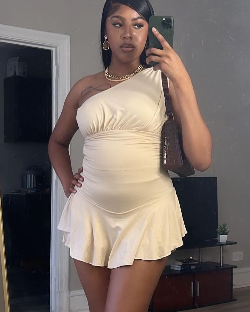 Bella Asymmetrisches Minikleid mit Rüschen