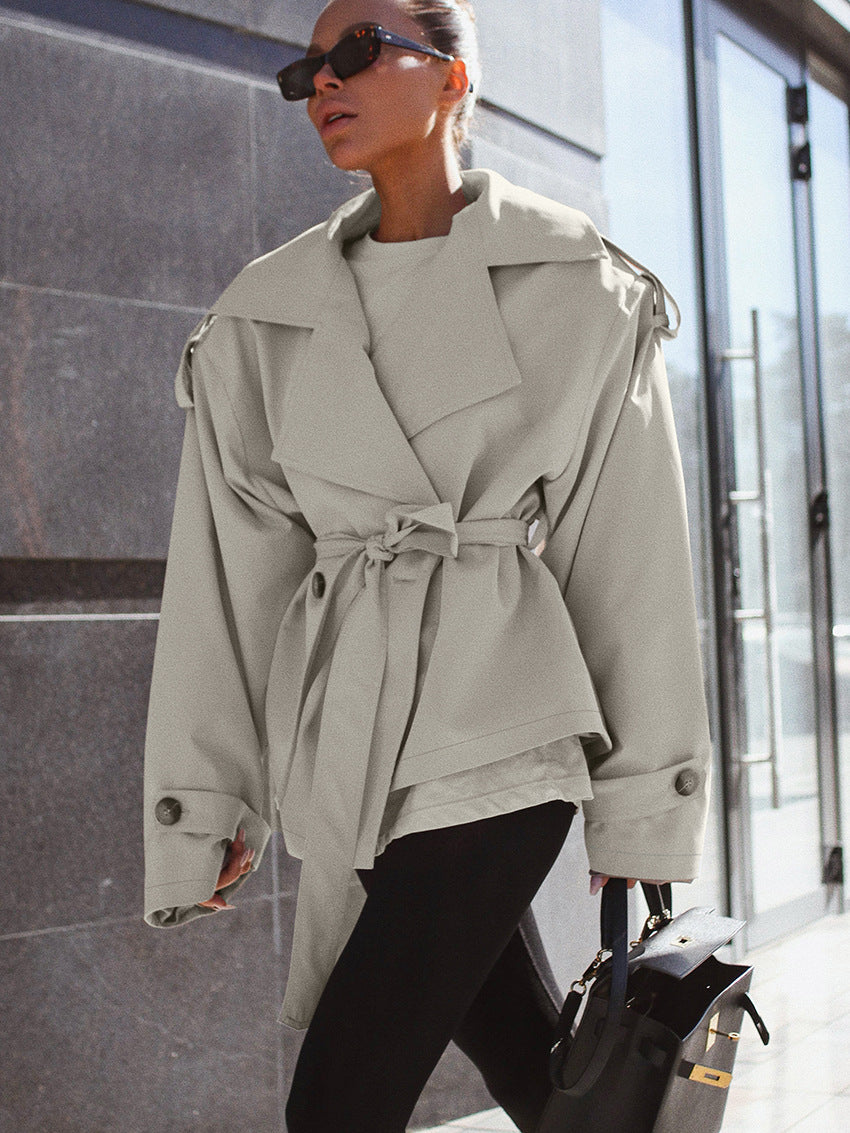 Hollis Kurzer Trenchcoat mit Gürtel