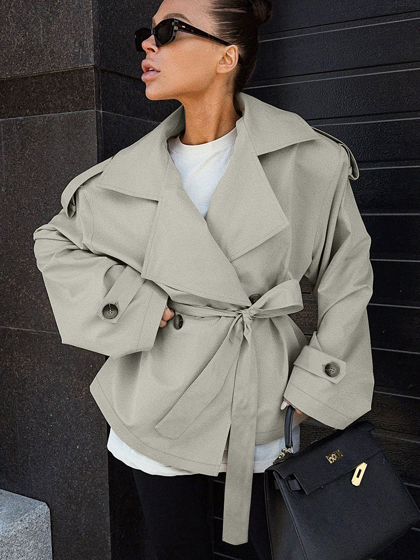 Hollis Kurzer Trenchcoat mit Gürtel