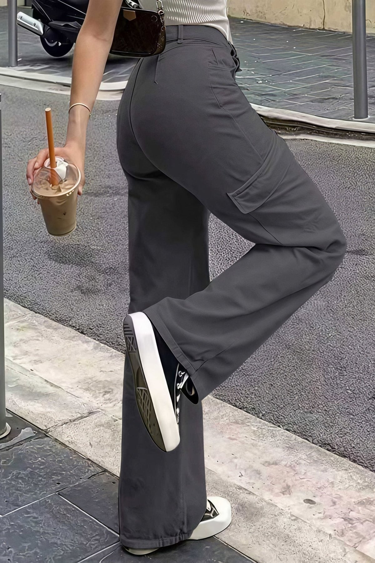 Bianca Cargo-Hose mit Taschen und geradem Bein