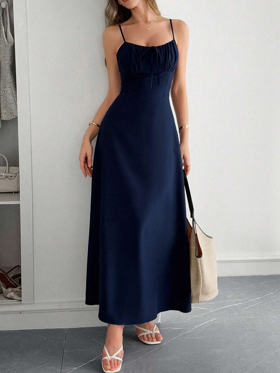Bianca Maxikleid mit geraffter Taille