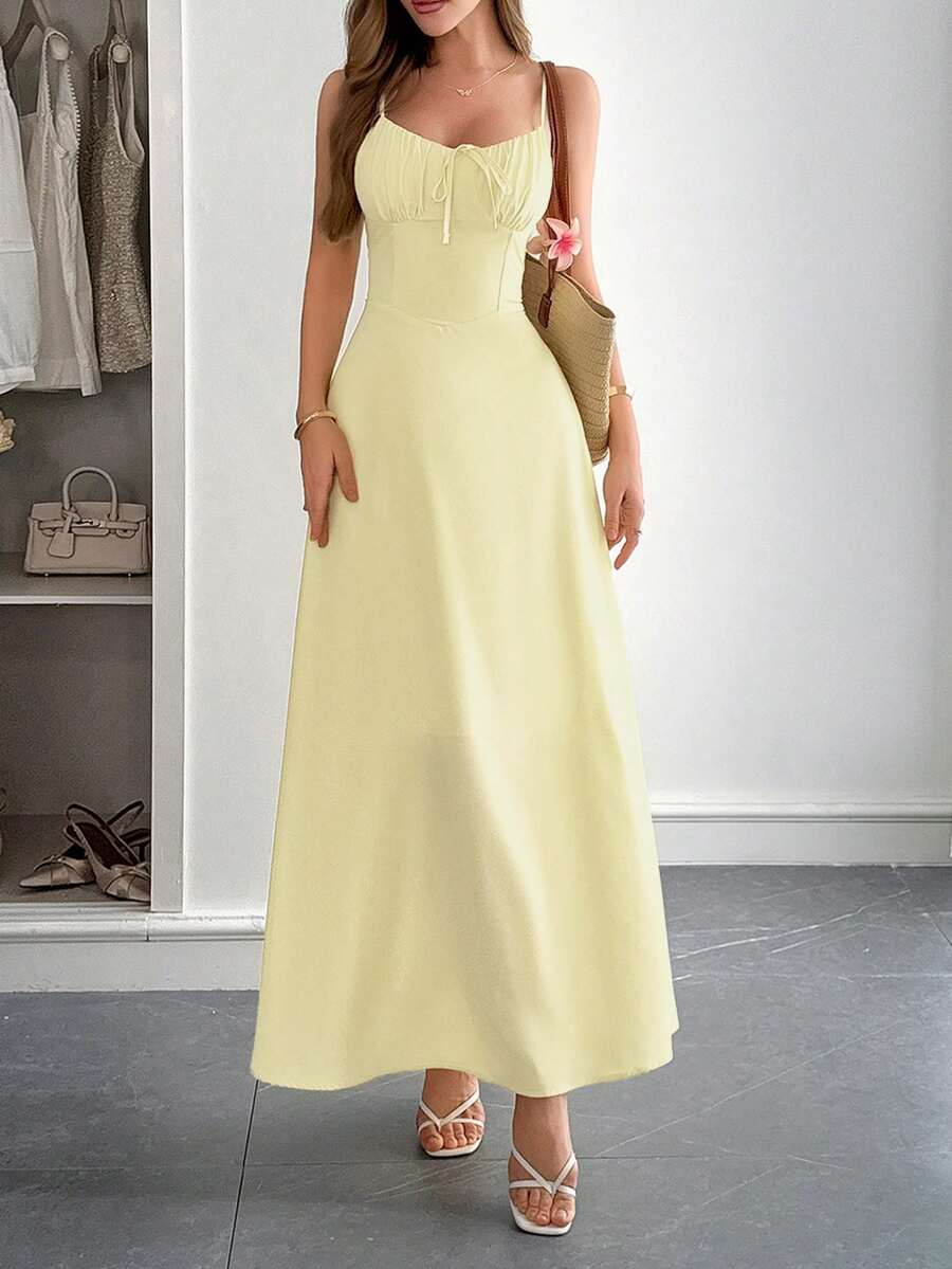 Bianca Maxikleid mit geraffter Taille