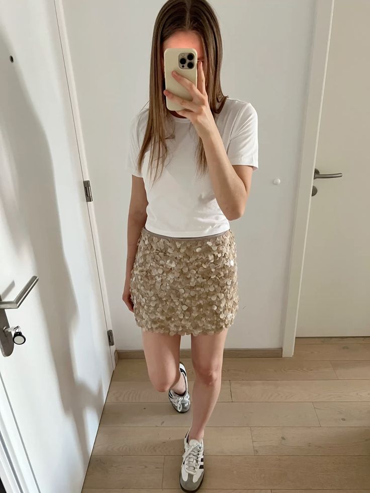 Bianca Minirock mit Pailletten