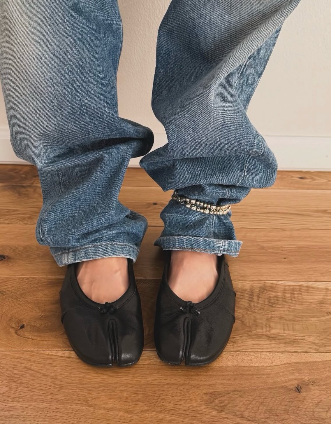 Bianca Leder-Mules mit Zehenschlitz