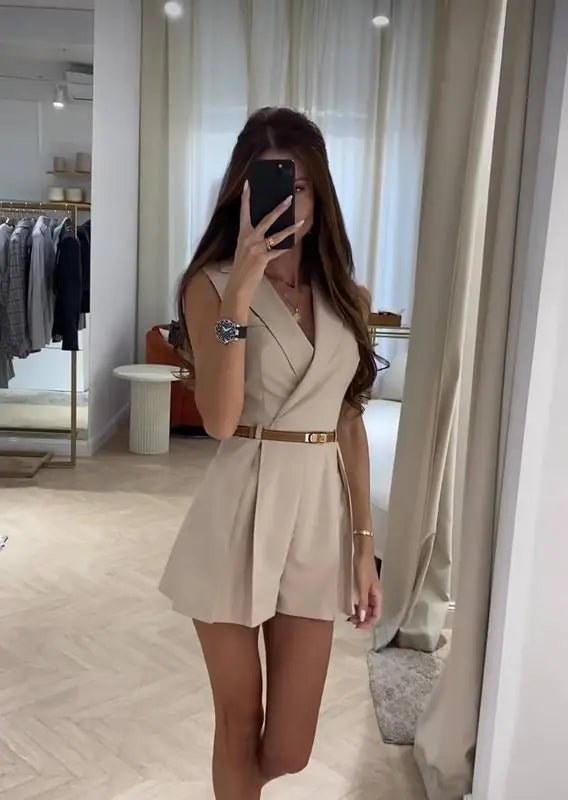 Bianca Strukturierter, ärmelloser Jumpsuit mit Gürtel