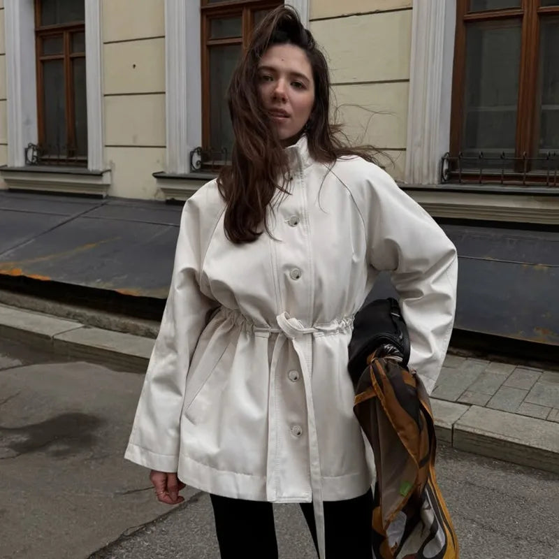 Mina Jacke mit Stehkragen und Bindeband