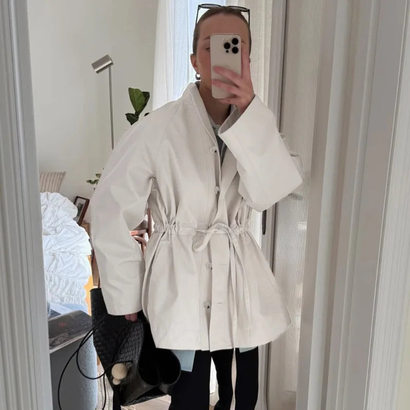 Mina Jacke mit Stehkragen und Bindeband