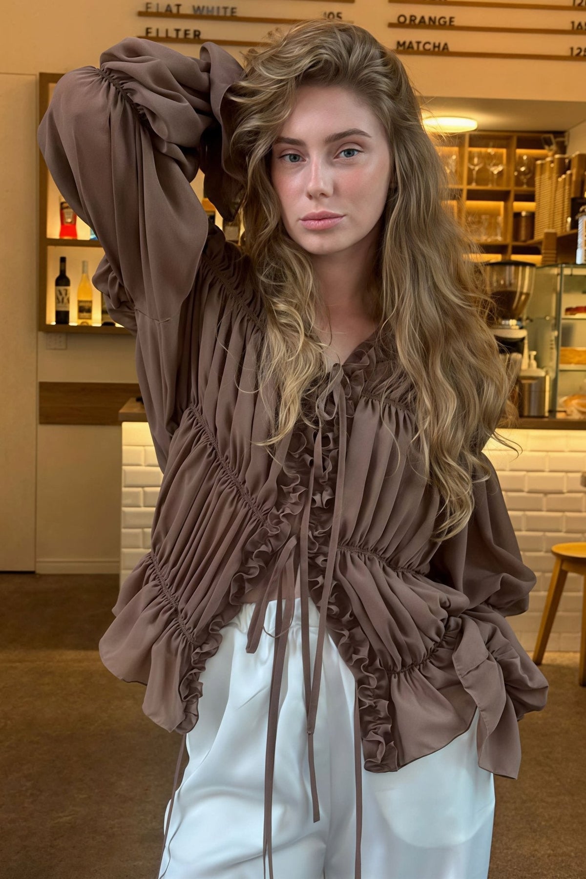 Carmen Bluse mit Raffungen, Rüschen und Bindeband
