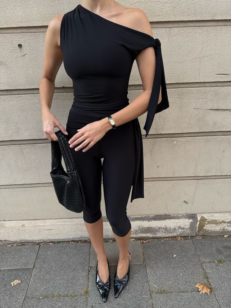 Caroline One-Shoulder-Knotenset