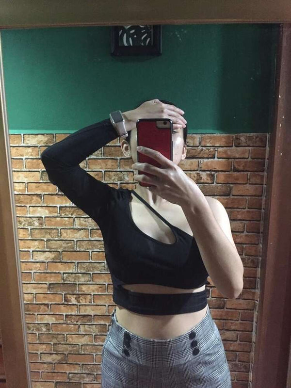 Celeste Asymmetrisches Crop-Top mit Cut-outs