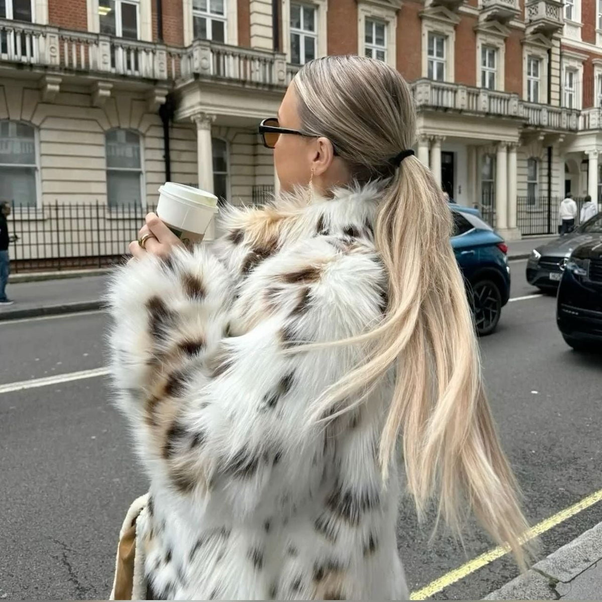 Celeste Mantel aus Leoparden-Kunstpelz