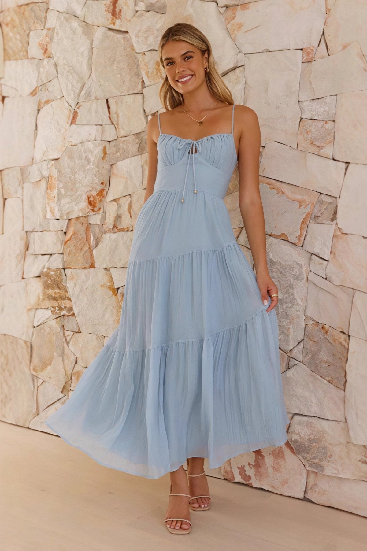 Celeste ausgestelltes Maxikleid mit Spaghettiträgern und offenem Rücken