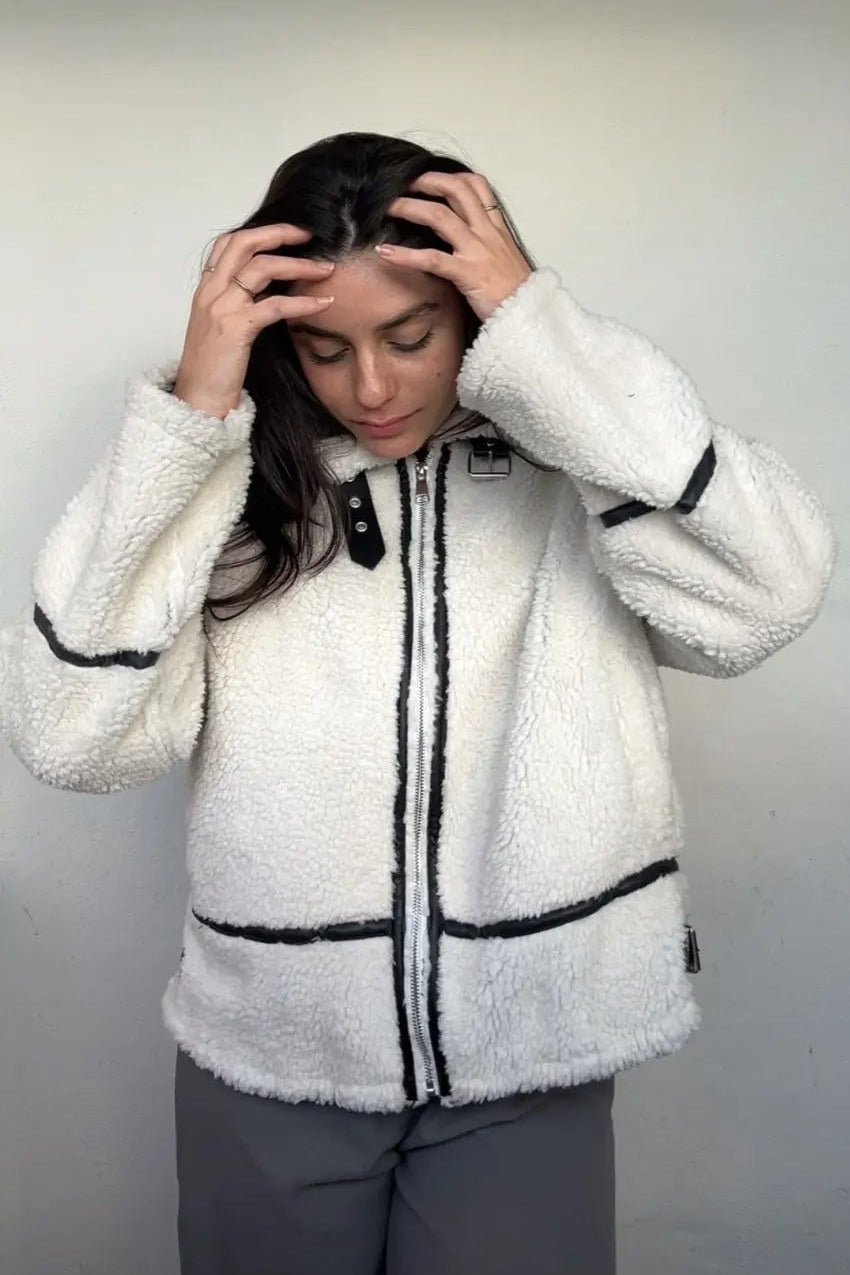 Chantal Bouclé-Bomberjacke