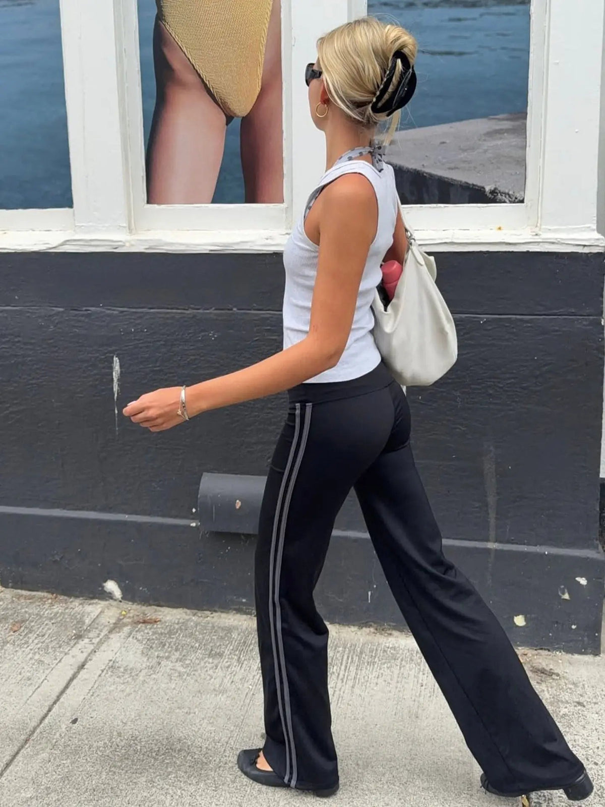 Charis Yoga-Hose mit niedrigem Bund und ausgestelltem Bein