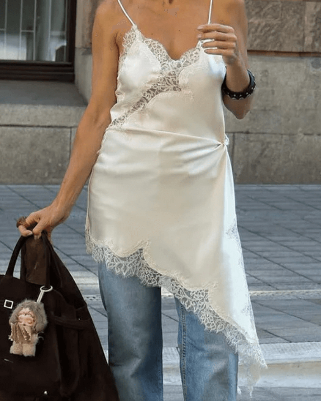 Asymmetrisches Satinkleid Chiara mit Spitze in Midi-Länge