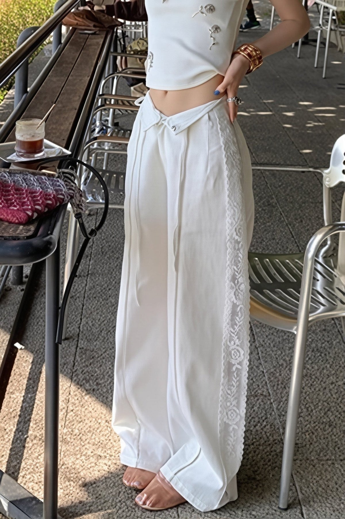 Clara Gerade Leinenhose mit Spitzeneinsätzen