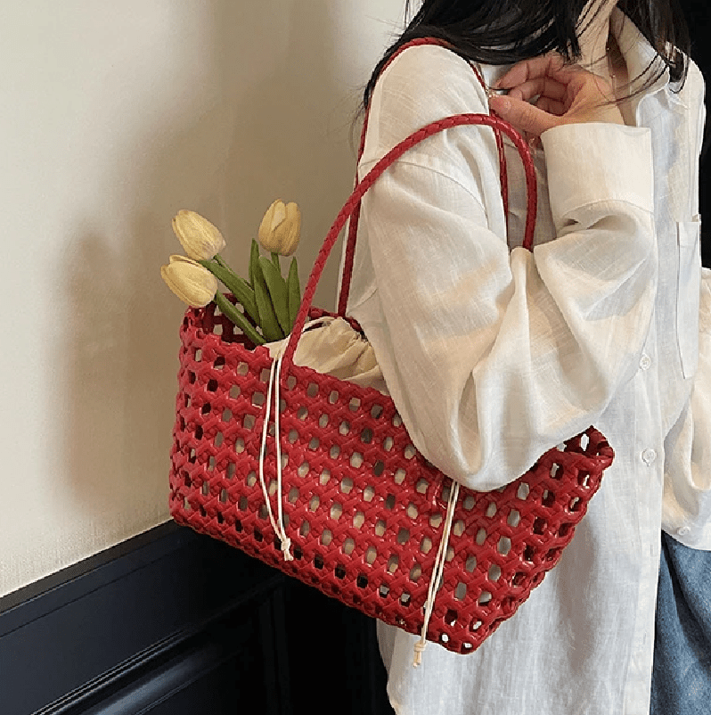 Claudia Schulter-Tragetasche mit Cut-outs