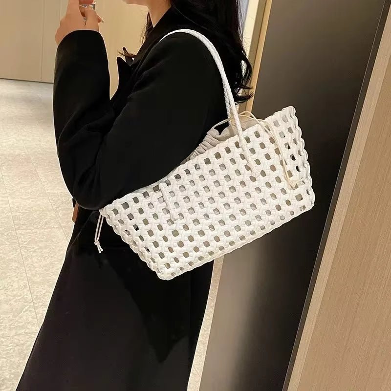Claudia Schulter-Tragetasche mit Cut-outs
