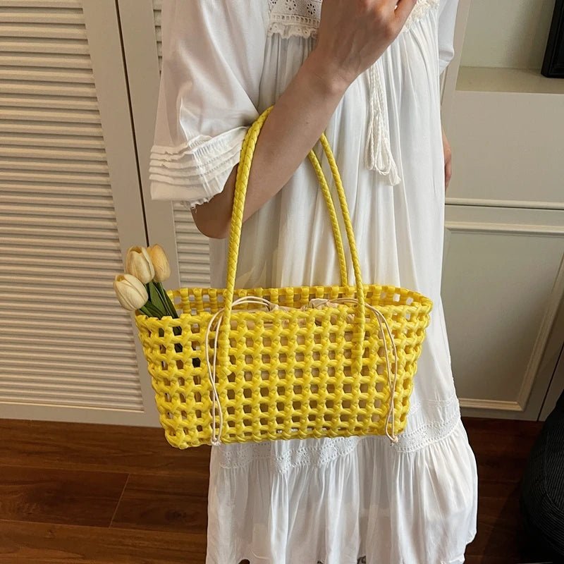 Claudia Schulter-Tragetasche mit Cut-outs